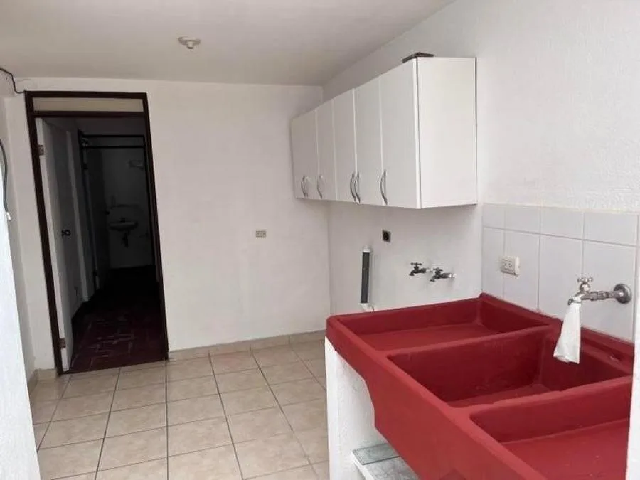 Casa en Alquiler cerca de Escuelas Ubicada en San Jose, Moravia - Alquiler / Renta en Moravia — photo 2