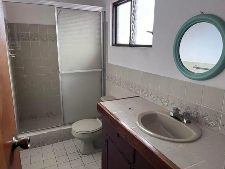 Casa en Alquiler cerca de Escuelas Ubicada en San Jose, Moravia - Alquiler / Renta en Moravia — photo 3