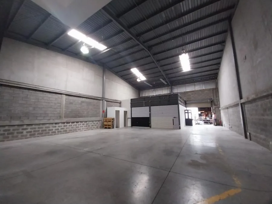 BODEGA EN LA URUCA EN ALQUILER  - Alquiler / Renta en Uruca