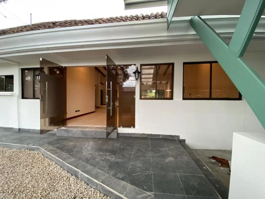 2 Casas y 1 Apartamento en Venta en Santa Ana, San José. RAH 23-3553 - Venta en Santa Ana