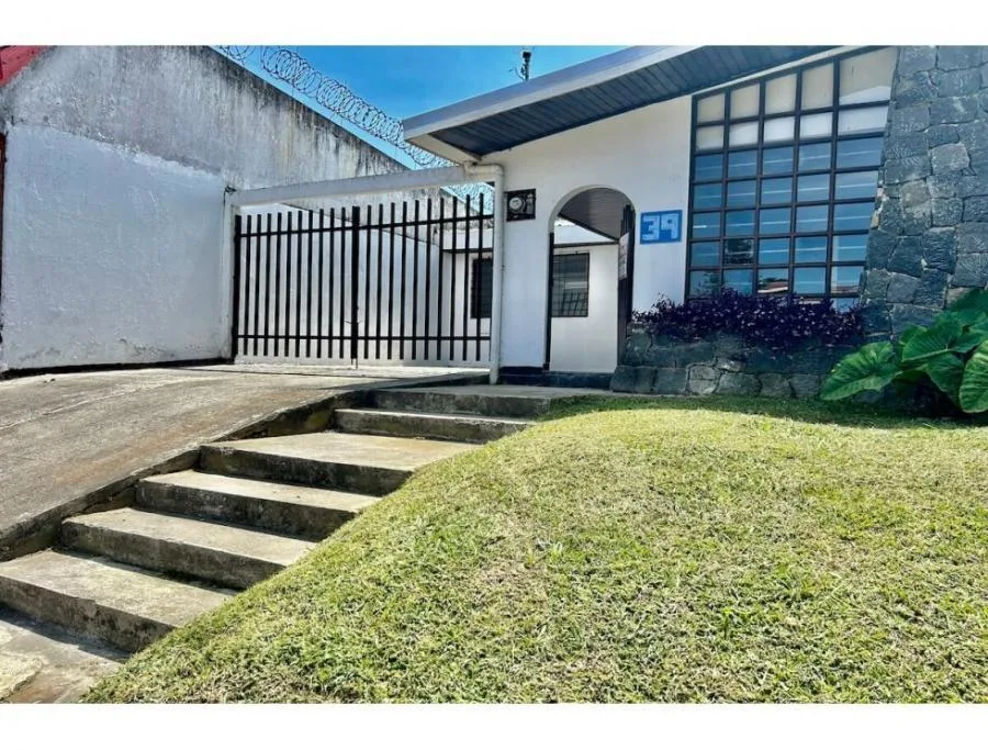 Venta de casa en Residencial La Maravilla, Sabanilla #JM65 - Venta en San Pedro