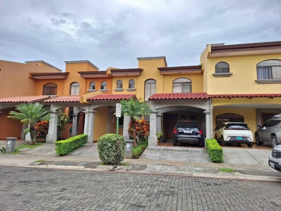 Alquiler de Casa amueblada en San Joaquín de Flores  - Alquiler / Renta en San Joaquín
