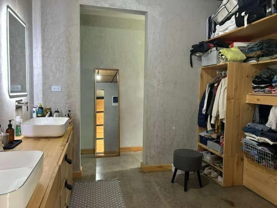 Casa contemporánea con diseño industrial, jardín y amplios espacios 26-1329 GS - Venta en Mora — photo 3