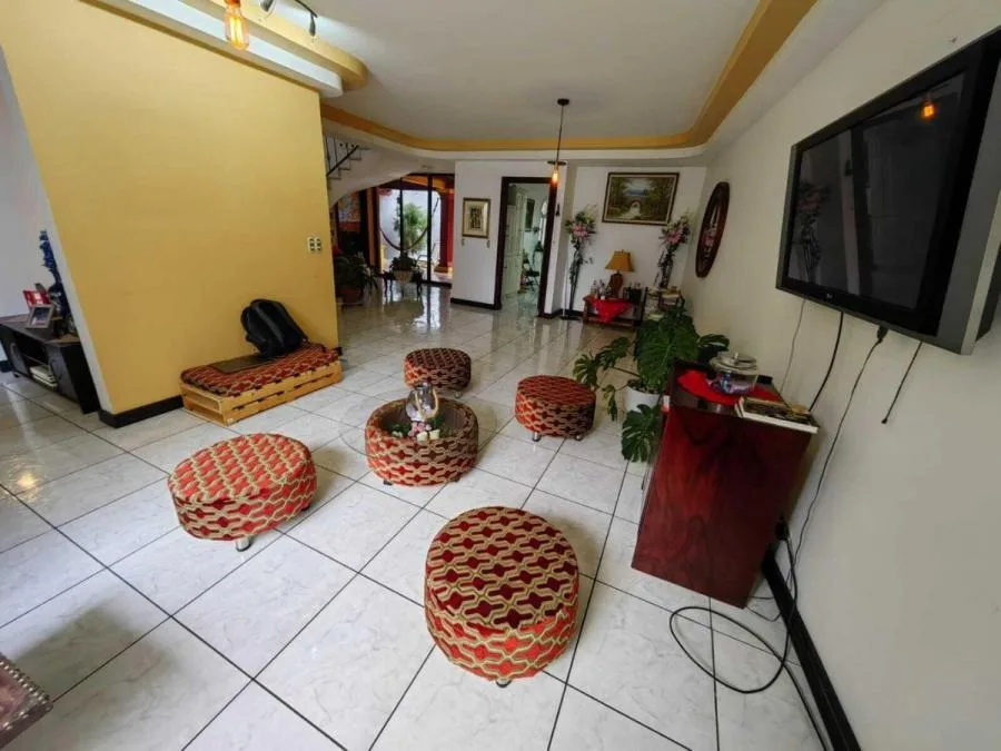 Casa de dos Pisos en Venta Ubicada en San Jose, Moravia - Venta en Moravia