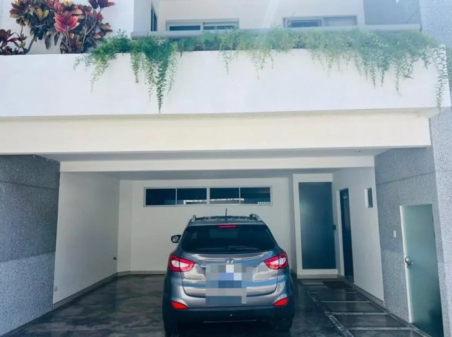 Venta de Casa en San Rafael de Escazú. RAH 26-1123 - Venta en Escazú