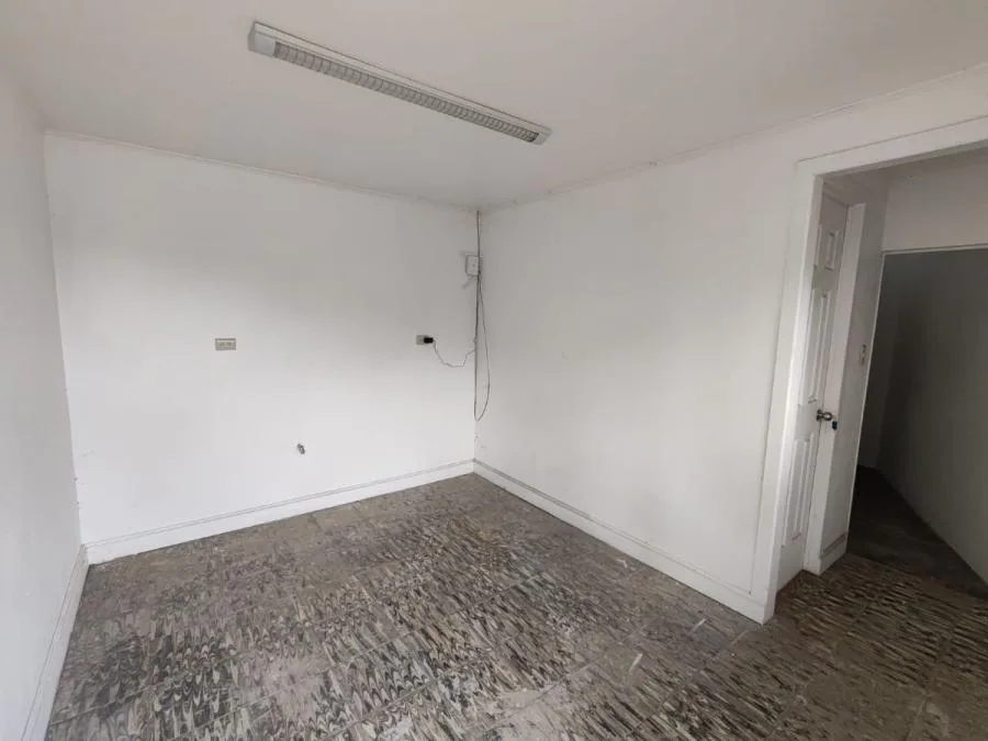 Venta de bodega comercial en Guadalupe - Venta en Goicoechea — photo 2