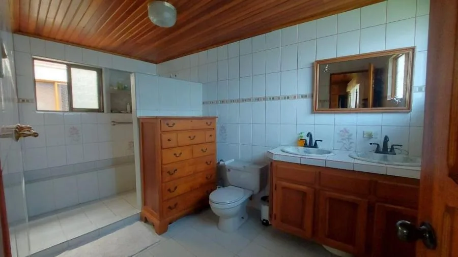 Venta de Casa en Montes de Oca, San José. RAH 26-115 - Venta en Montes de Oca — photo 4