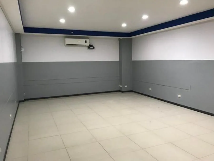 Alquiler de Local Comercial en San José. - Alquiler / Renta en San José — photo 2