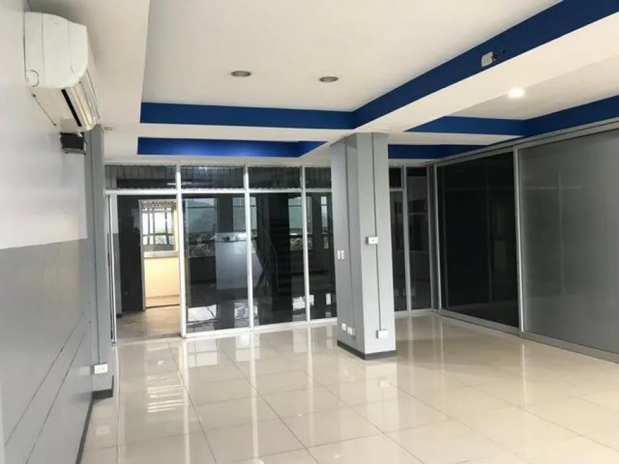 Alquiler de Local Comercial en San José. - Alquiler / Renta en San José — photo 4
