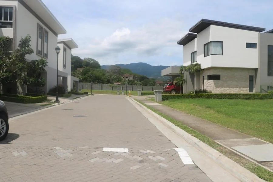 Venta de Casa en Pozos de Santa Ana. RAH 25-511 - Venta en Santa Ana