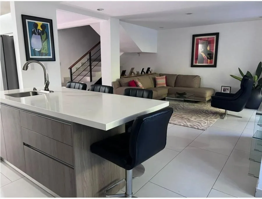 Venta de casa en condominio en Pozos de Santa Ana US$325,000 - Venta en Santa Ana
