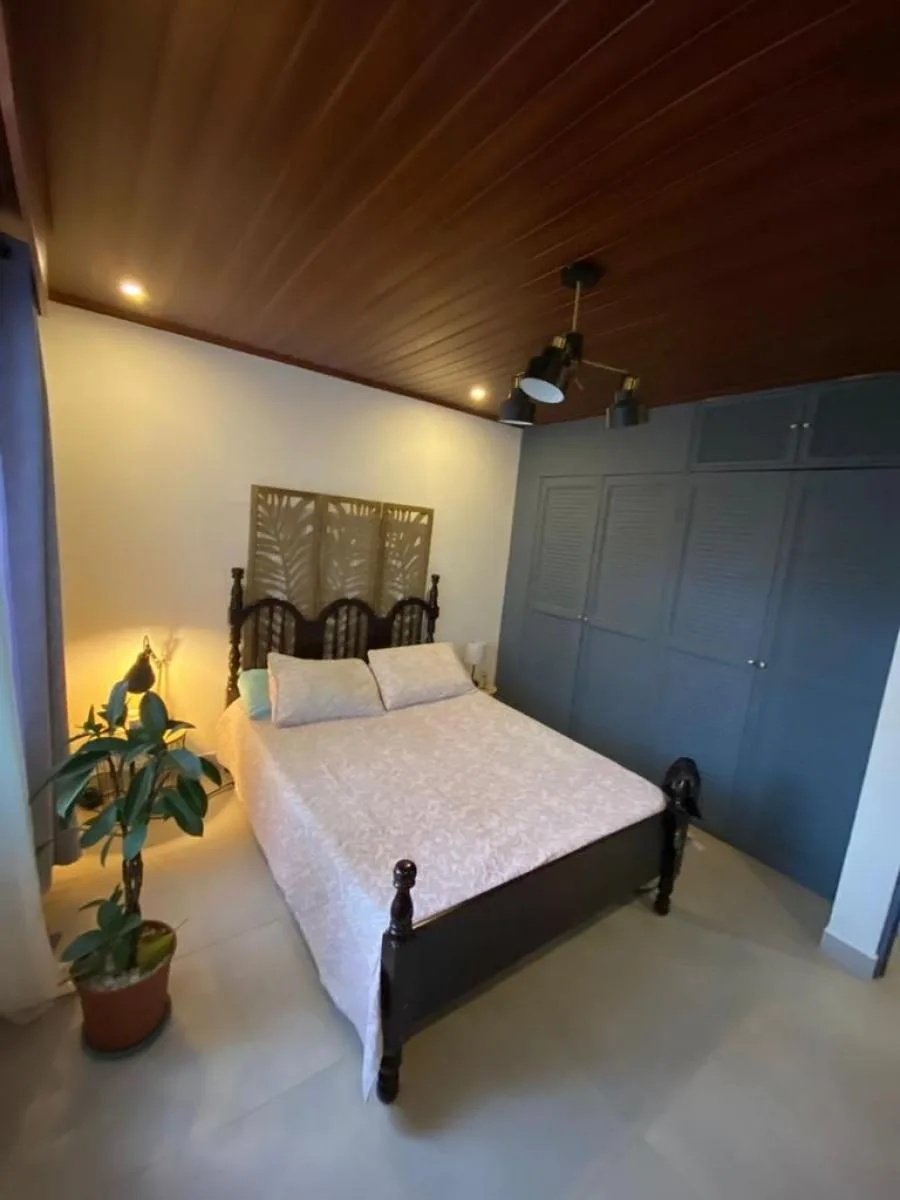 Venta de casa en Residencial Las Rosas, Tibas #LU002 - Venta en Tibás — photo 2