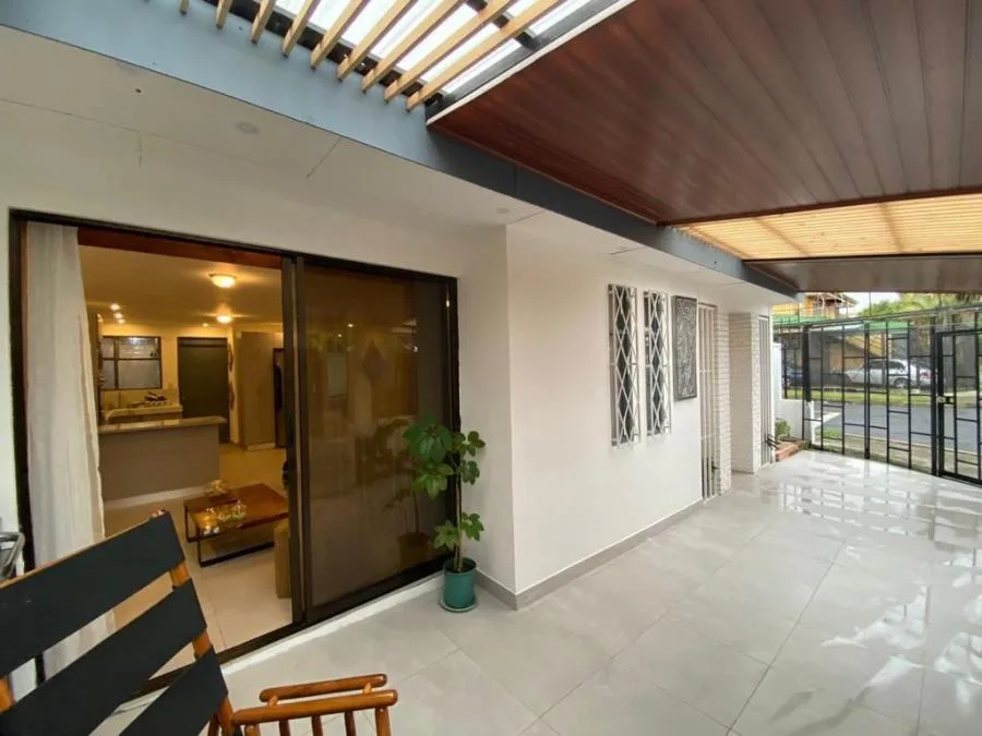 Venta de casa en Residencial Las Rosas, Tibas #LU002 - Venta en Tibás — photo 4