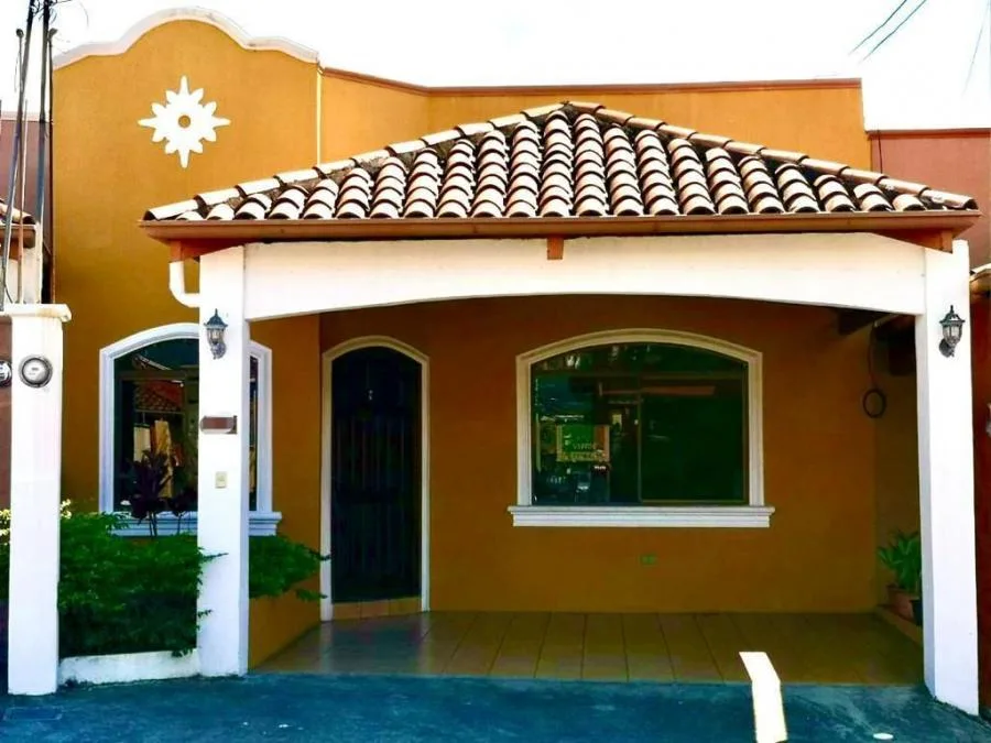 CASA EN VENTA EN SAN FRANCISCO DE HEREDIA RAH 231232 - Venta en San Francisco
