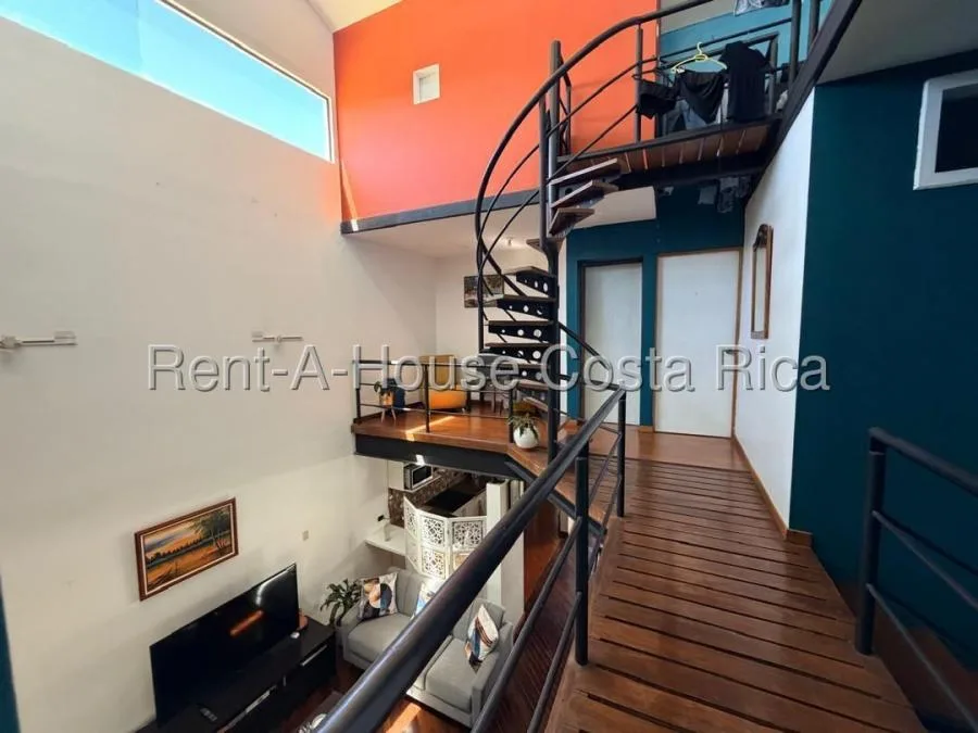 Casa amplia con mezzanine y potencial comercial en Anselmo Llorente #26-1440 GS - Venta en Tibás — photo 5