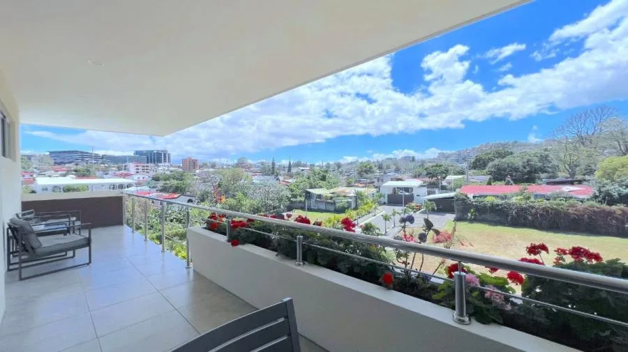 Venta de Apartamento en San Rafaél de Escazú. - Venta en Escazú
