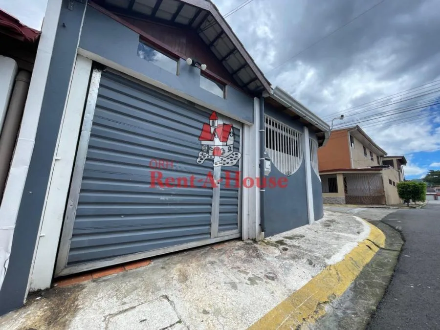  Venta de amplia casa en El Diamante, Desamparados. RAH 26-414 (NR) - Venta en Desamparados