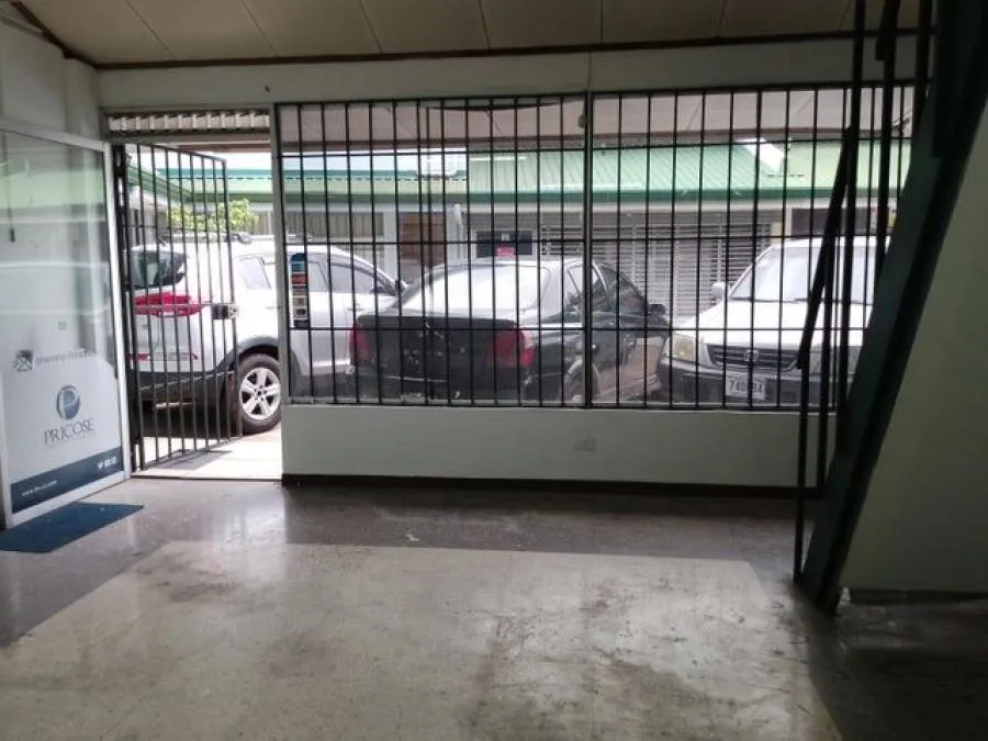 Venta de Local Comercial en El Carmen, San José. RAH 26-995 - Venta en Carmen