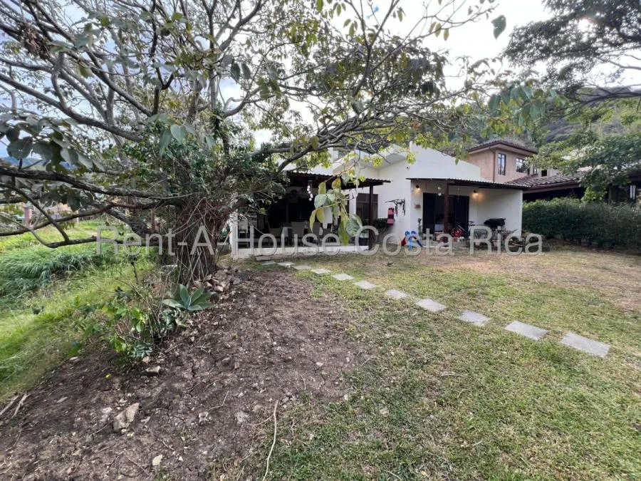 Casa Moderna 4 Hab con Estudio en Santa Ana #26-1487 GS - Venta en Santa Ana
