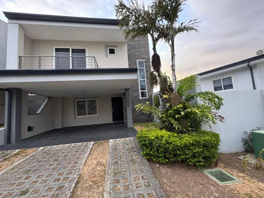 Venta de Casa en San Rafael de Escazû. RAH 25-1317 - Venta en Escazú