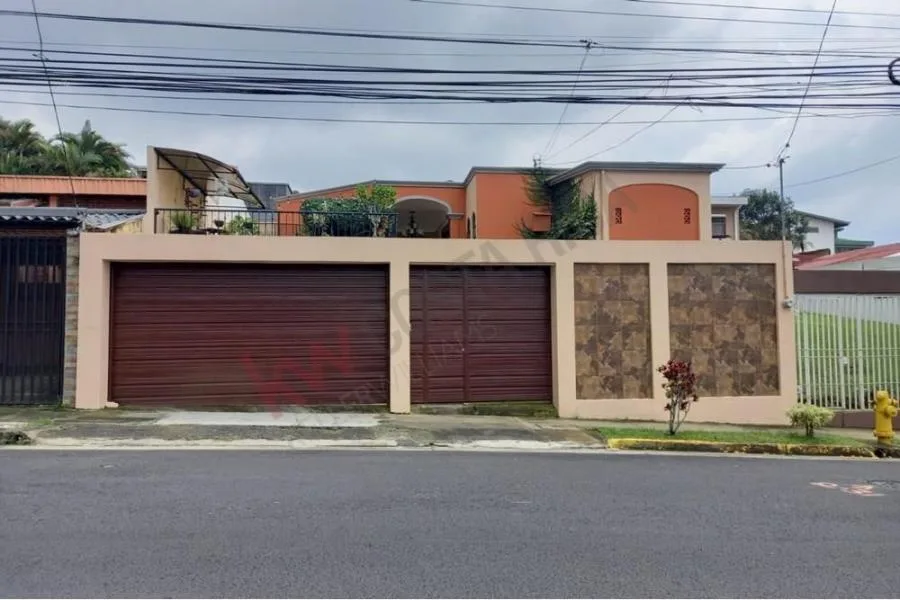 Venta de casa en Los Colegios Norte, Moravia US$ 330.000 #3189 - Venta en San Vicente