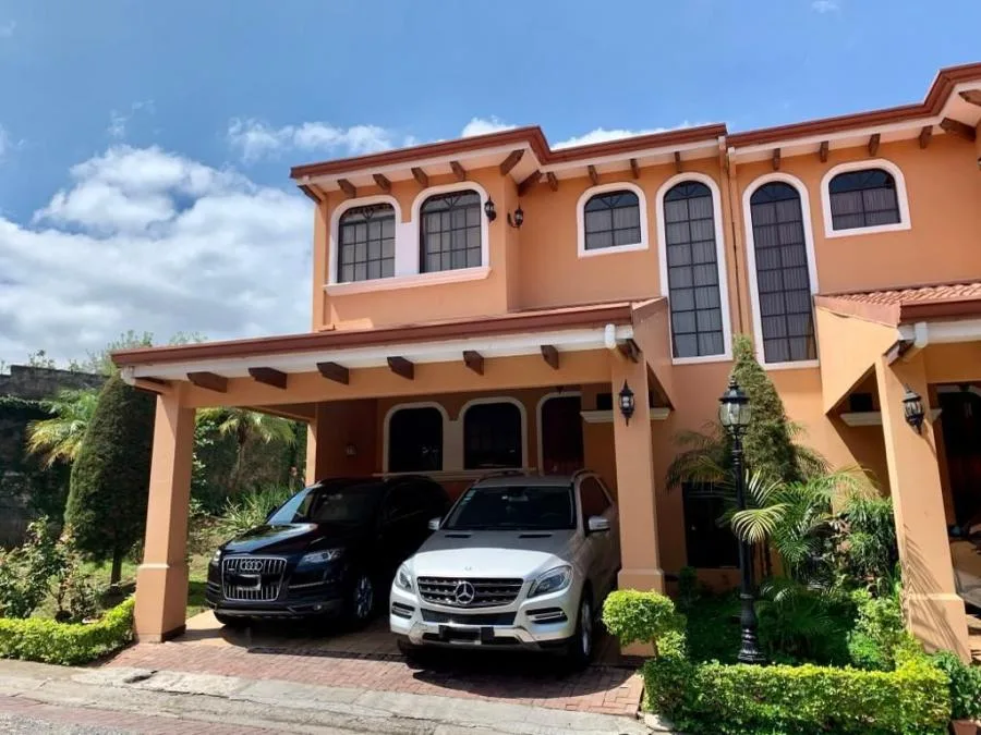 Casa en venta en San Antonio, Escazú. RAH 23-3135 - Venta en Escazú