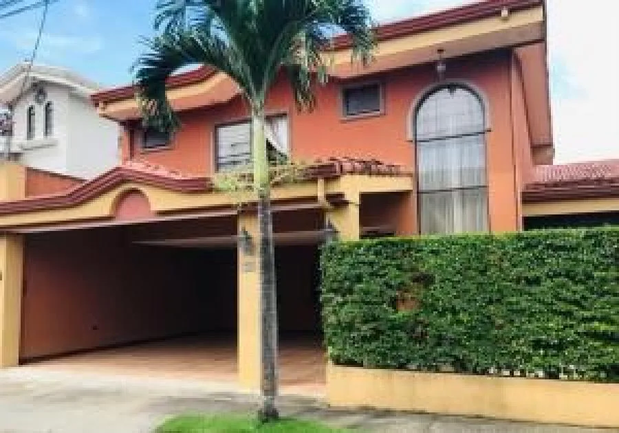 Venta de casa en San Joaquien de Flores.CA - Venta en San Joaquin