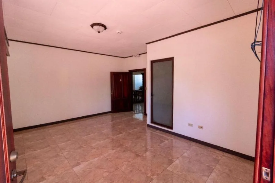 Venta de Casa tipo Colonial ideal para Hotel o Posada en Carretera Tacares Grecia - Venta en Grecia