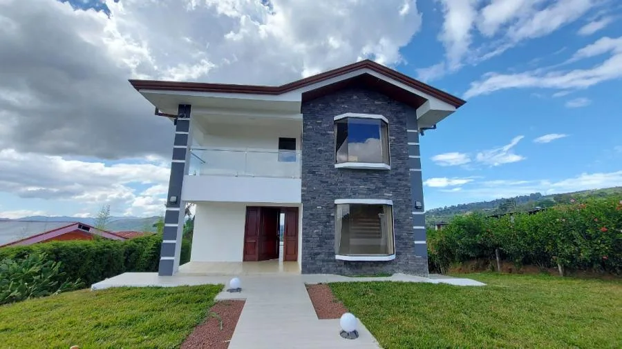 Venta de espectacular casa con acabados que te cautivaran, Cirri, de Naranjo Alajuela MLS #23-1666 - Venta en Naranjo