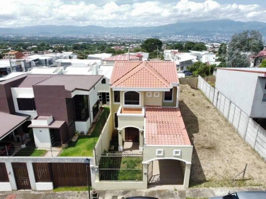 Venta de Casa en San Rafael, Heredia. RAH 25-124 - Venta en San Rafael