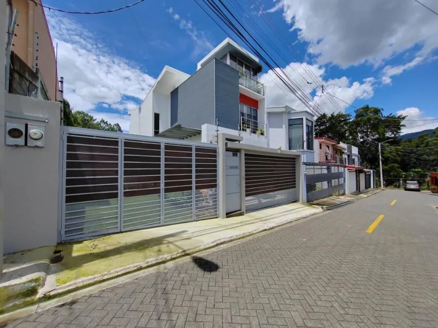 En Venta Bella Casa en Tres Rîos, Cartago. - Venta en La Unión