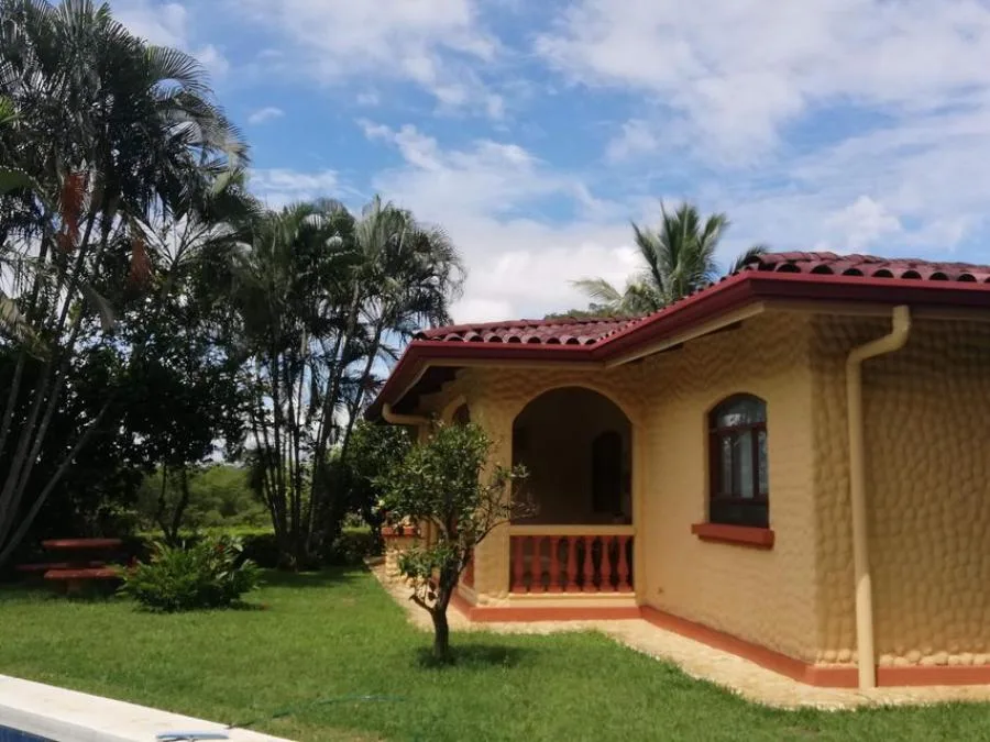Venta de Hotel Comercial en Brasil de Santa Ana. RAH 22-126 - Venta en Brasil