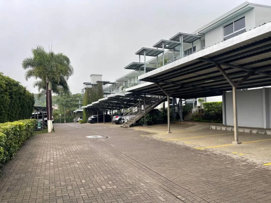 Venta de Apartamento en Escazú, San José. RAH 25-1932 - Venta en Escazú