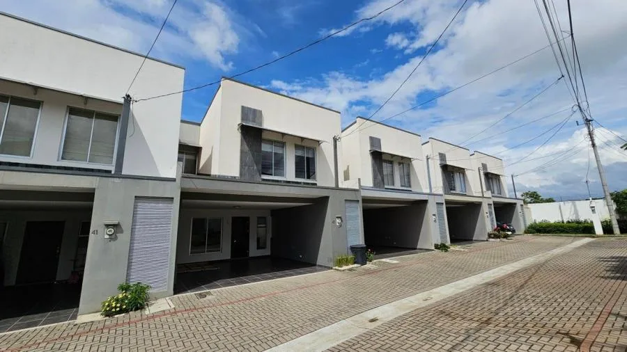 alquiler de casa en san jose monte de oca - Alquiler / Renta en Montes de Oca