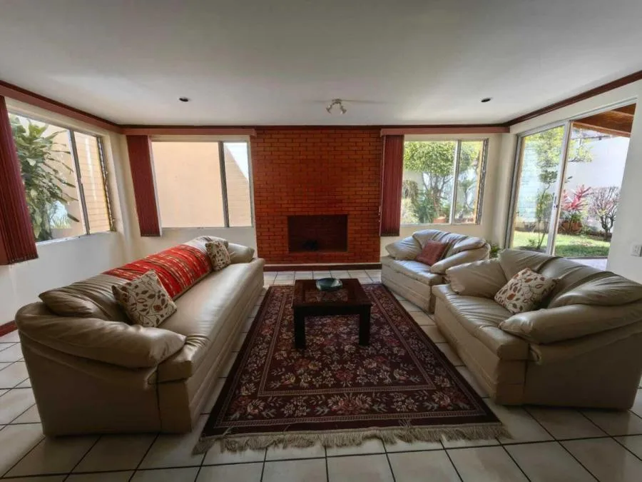 Casa en Venta Con Parqueo de 4 puestos Heredia, Belen  - Venta en Belén