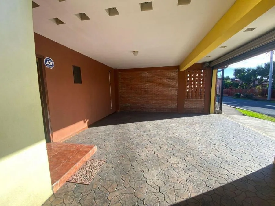 VENTA DE CASA EN SAN JOAQUIN DE HEREDIA PBR - Venta en San Joaquín