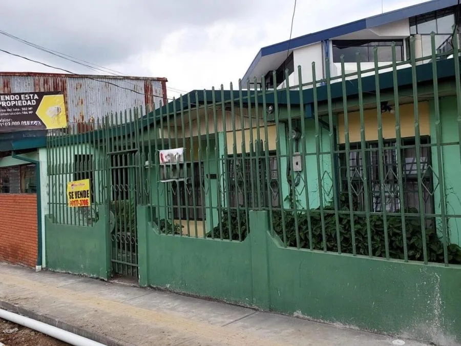 Edificio comercial icónico en Heredia con alto potencial y ubicación estratégica #26-745 GS - Venta en Heredia