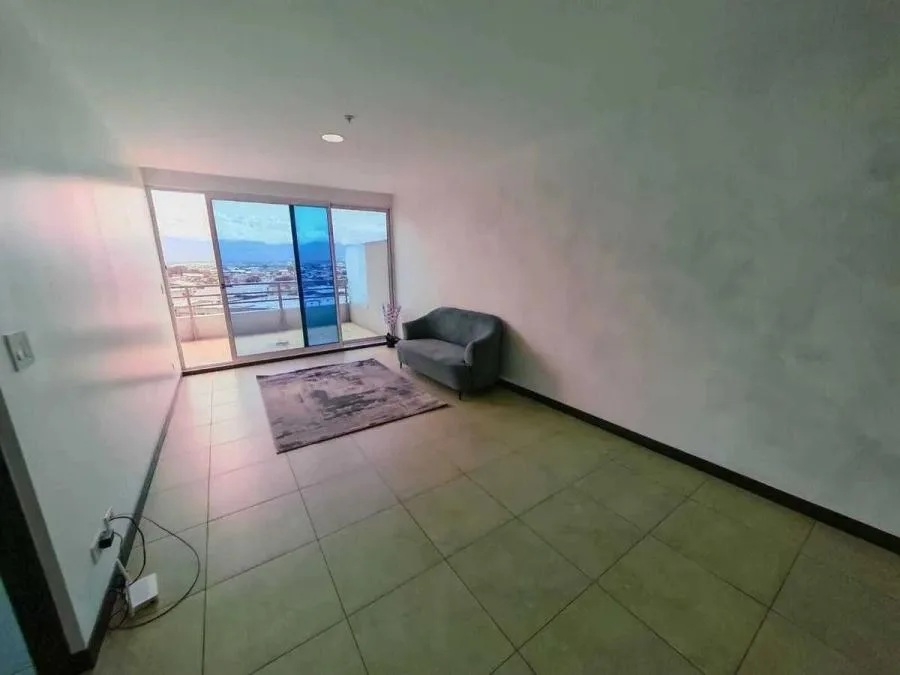 Venta de apartamento en piso 8 en Torre de Paseo Colon, San José - Venta en San José — photo 2