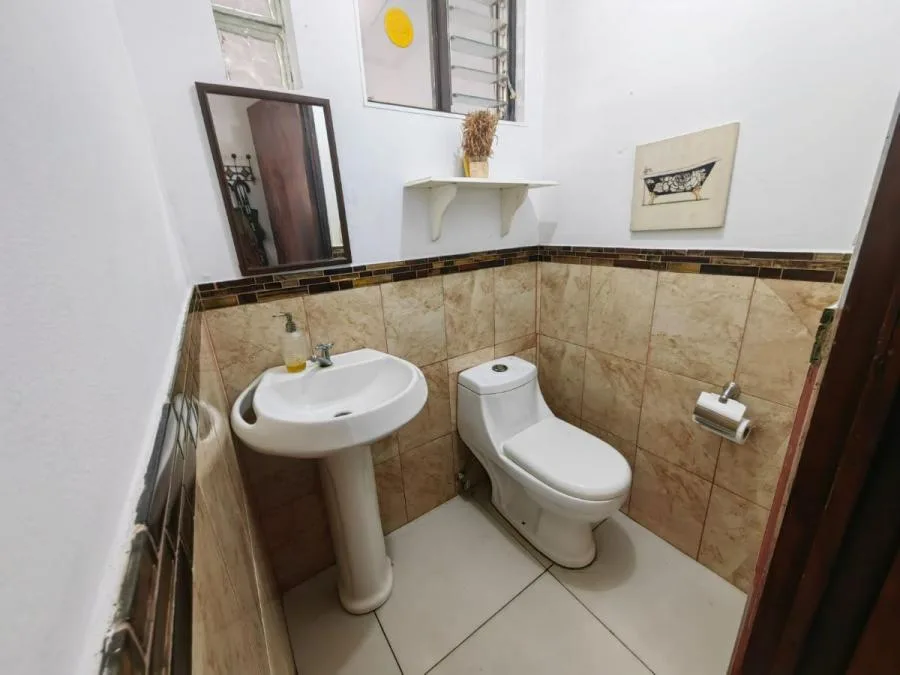Venta de casa con apartamento en Los Colegios de Moravia - Venta en Moravia — photo 2