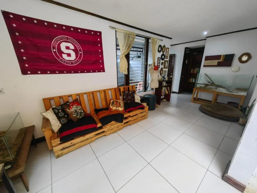 Venta de casa con apartamento en Los Colegios de Moravia - Venta en Moravia — photo 4