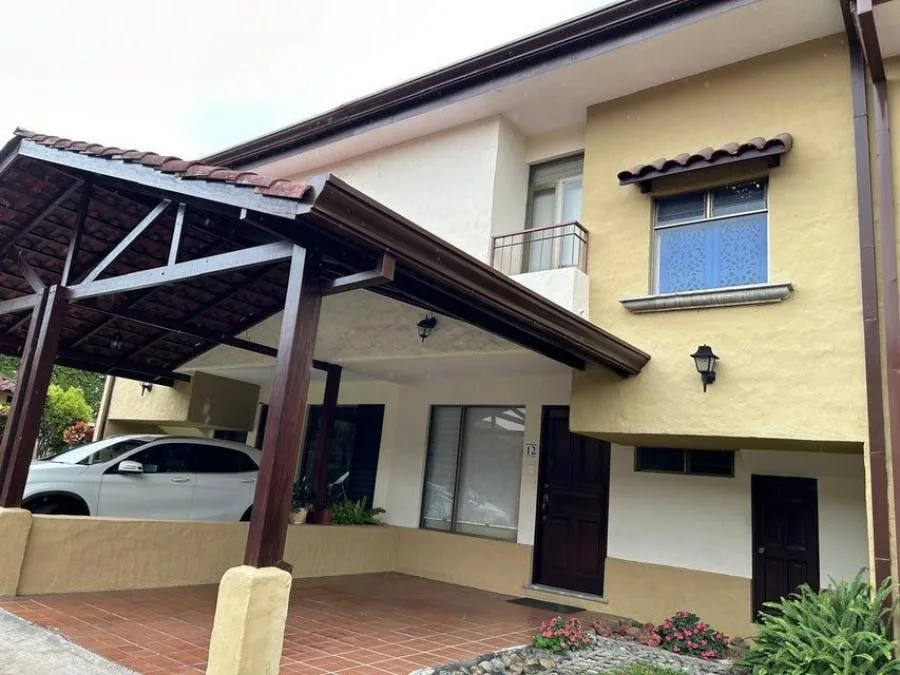 Alquiler de Casa en San Rafael, Escazú. RAH 25-405 - Alquiler / Renta en Escazú
