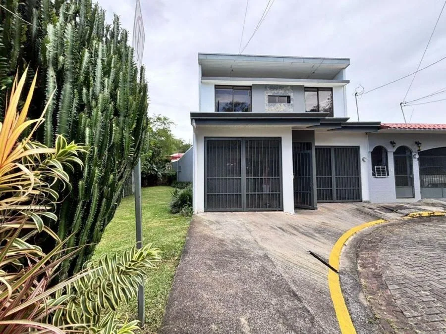 Venta de Casa en Heredia, Mercedes Norte. Comodidad y ubicación. - Venta en Mercedes