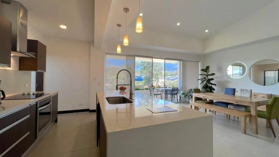 ALQUILER DE MODERNO APARTAMENTO EN SAN RAFAEL DE ESCAZU PBR - Alquiler / Renta en Escazú