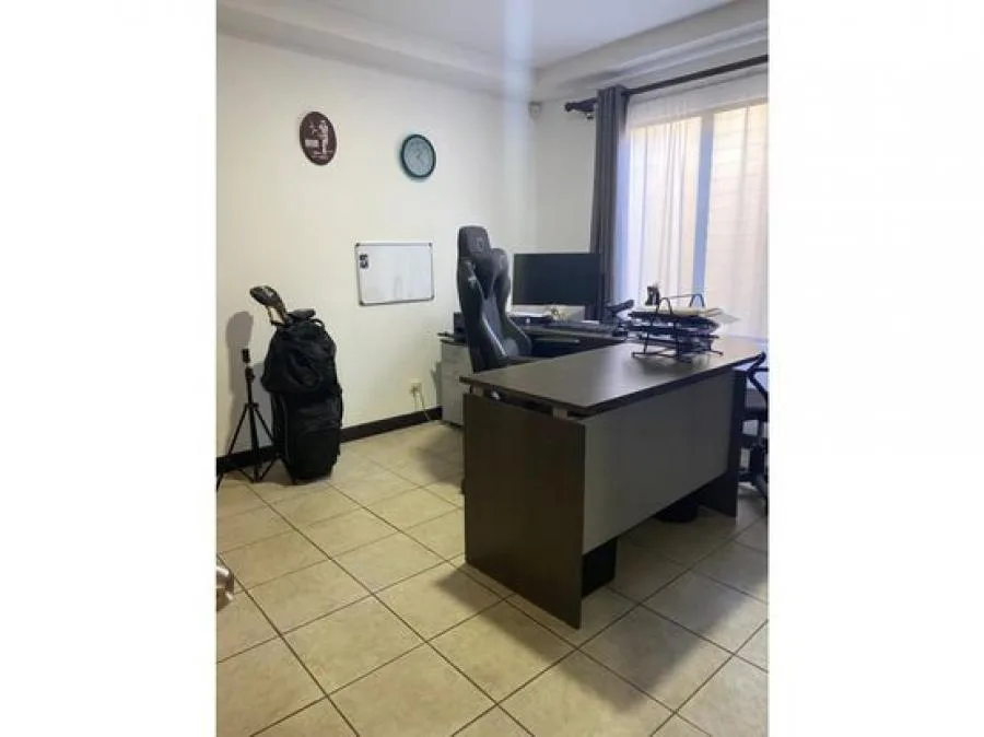 Casa en Venta en Pavas, Final del Boulevard. 5PVV8584890 - Venta en San José — photo 2