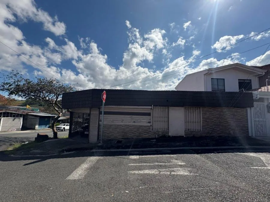 Propiedad esquinera con gran exposición cerca de La Sabana ideal para inversión 26-721 GS - Venta en San José