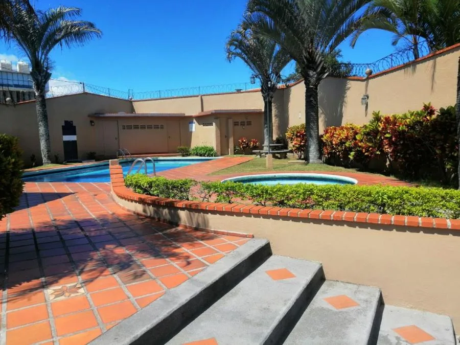 Venta de casa en condominio en Llorente de Tibás  $200.000 #HT002 - Venta en Tibás