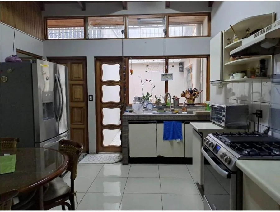 Venta de casa independiente cerca de Los Yoses Sur, San José US$250,000 #JM61 - Venta en San Pedro — photo 2