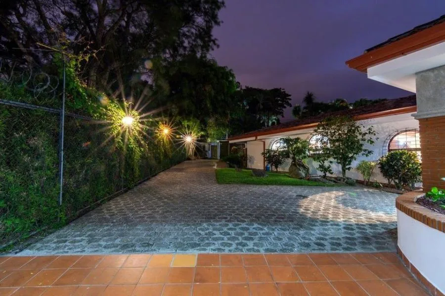 MLS-25-1013 LS ALQUILER CASA SAN RAFAEL ESCAZU  - Alquiler / Renta en Escazú