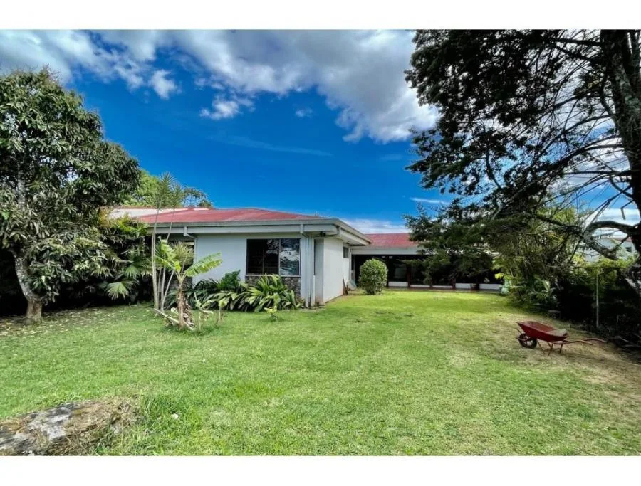 Venta de casa en San Rafael de Montes de Oca US$420,000 #JM67 - Venta en San Pedro