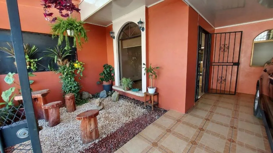 VENTA DE CASA EN SAN RAFAEL OREAMUNO CARTAGO código RAH23-2059 LFR - Venta en Oreamuno